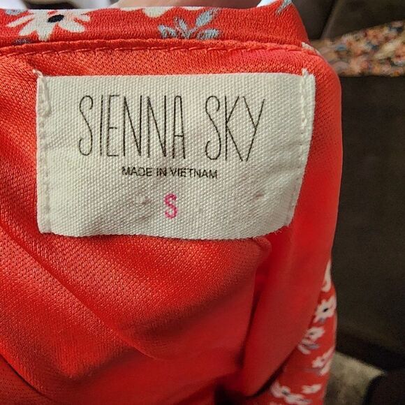 Sienna Sky Floral Dress Size S - Picture 4 of 4